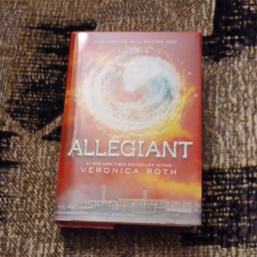 4/$60 Allegiant by Veronica Roth - Hardcover Book